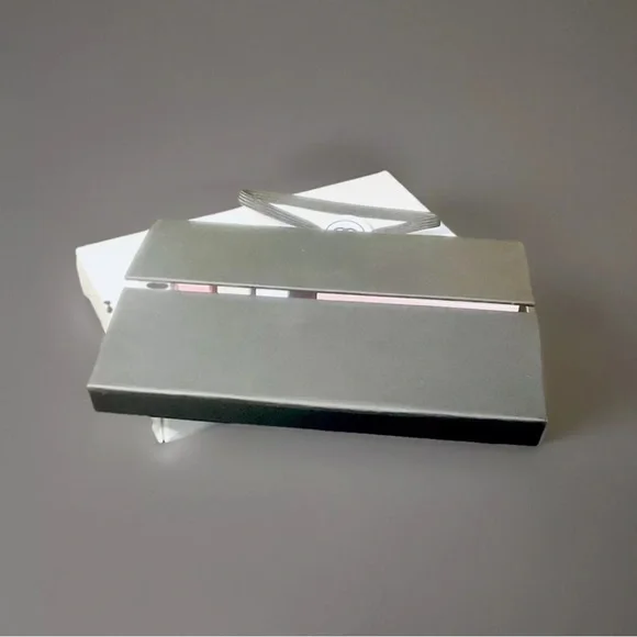 Chanel La Collection Red and White Stationery Set - Picture 4 of 6